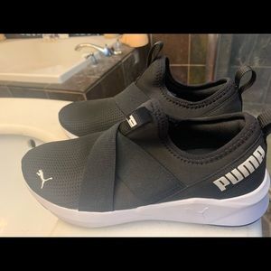 Woman’s puma shoes . Worn once